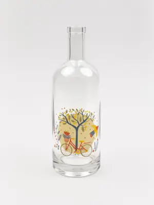 Glasflasche mit Baummotiv