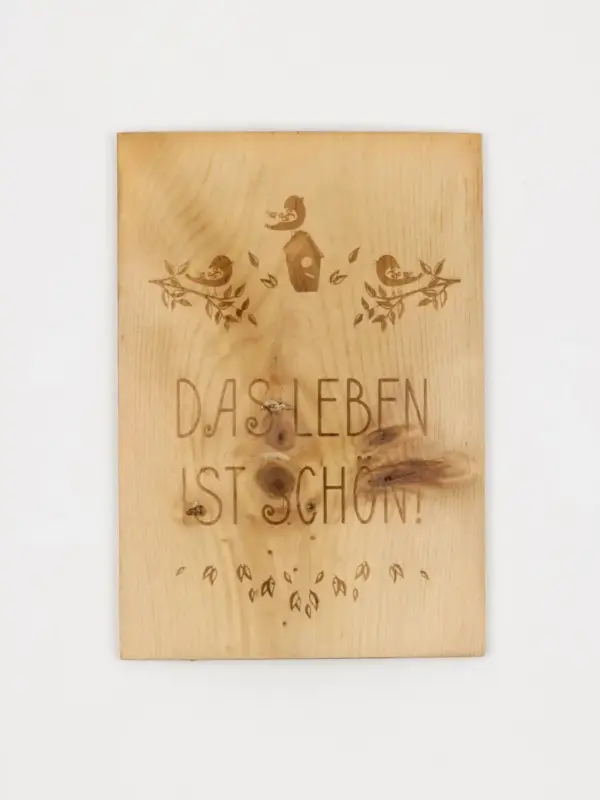 Postkarte aus Zirbenholz - Das Leben ist schön