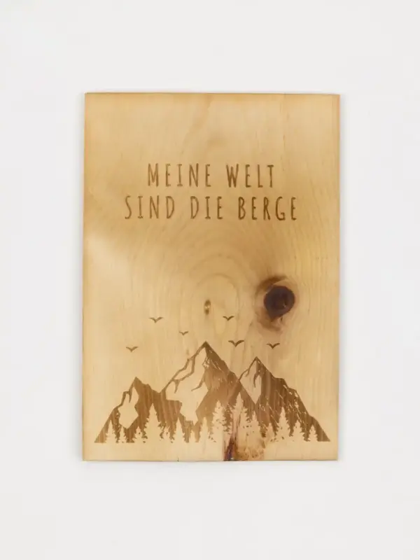 Postkarte aus Zirbenholz - Meine Welt sind die Berge