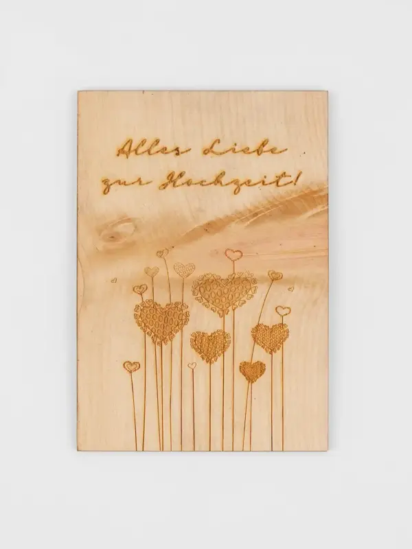 Postkarte aus Zirbenholz – Alles Liebe zur Hochzeit