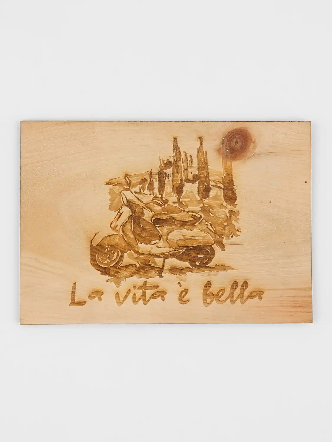 Postkarte aus Zirbenholz – La vita è bella